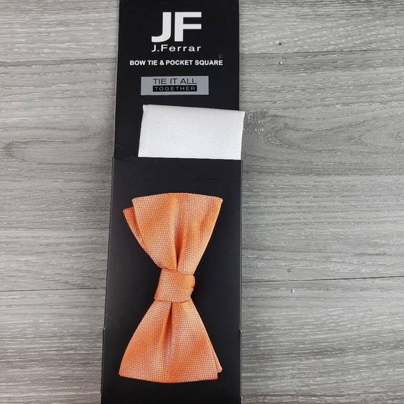 J. Ferrar bow tie with hankerchief white and peach - Picture 1 of 2